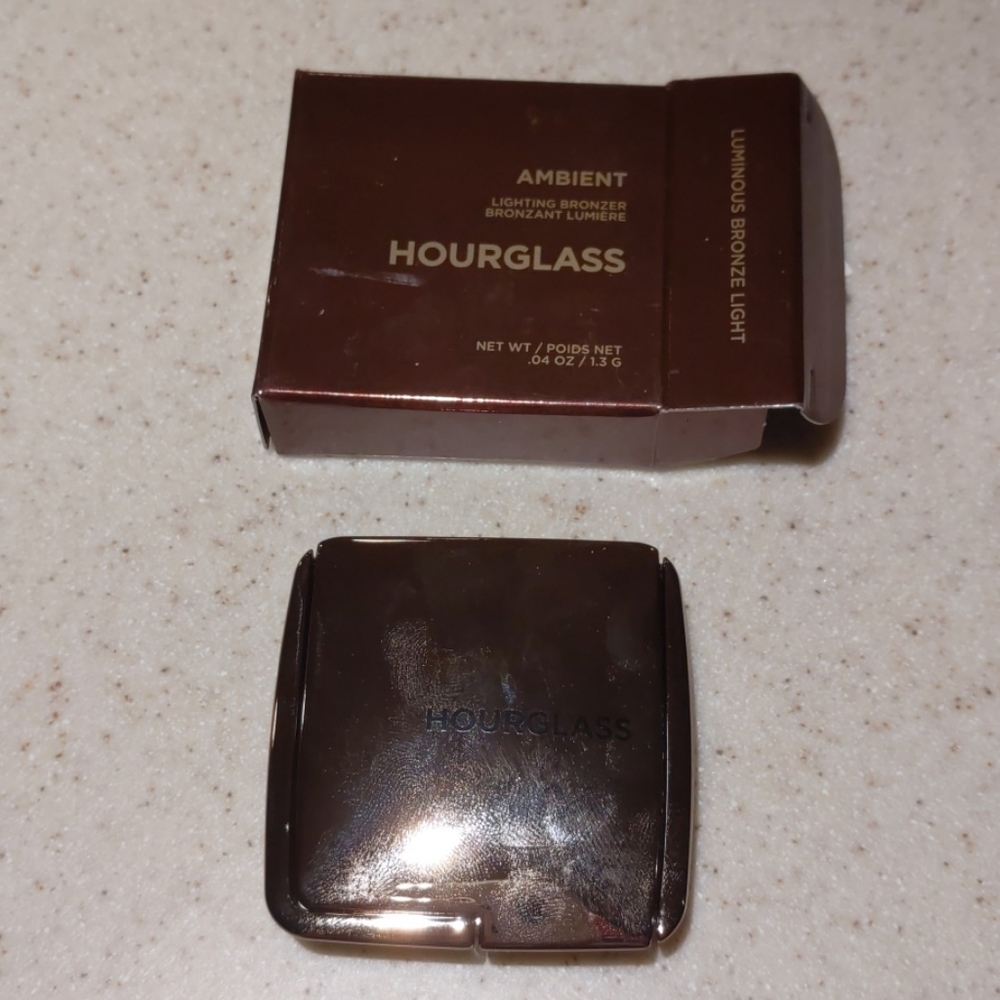 **BNIB** Hourglass Bronzer 'Luminous Bronze Light'